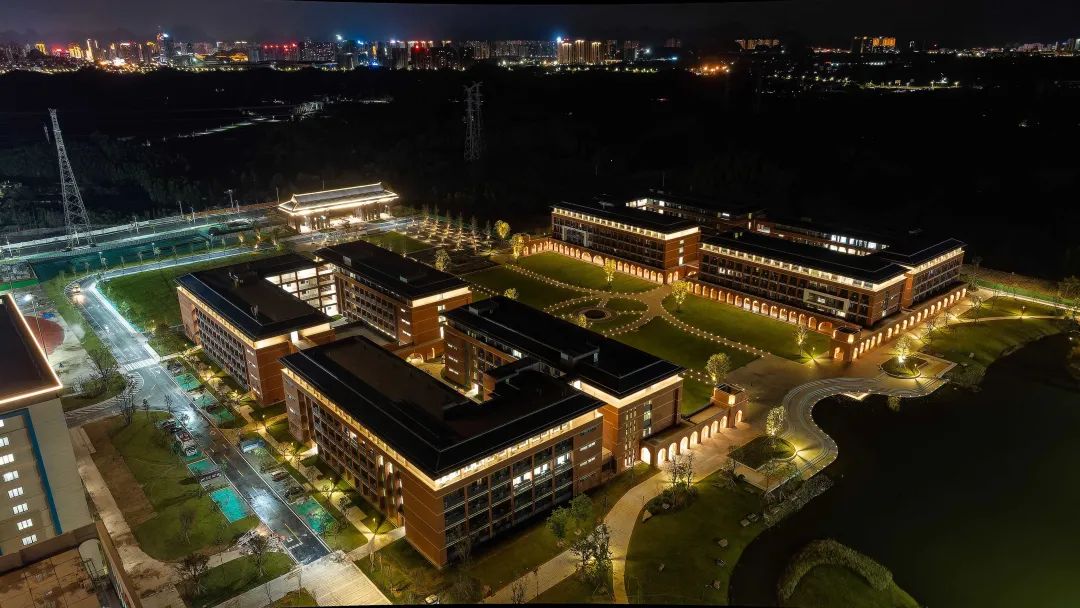 桂林信息科技学院-教学区夜景.jpg